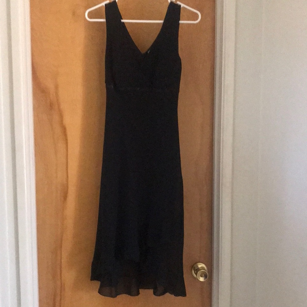 Black sleeveless dress